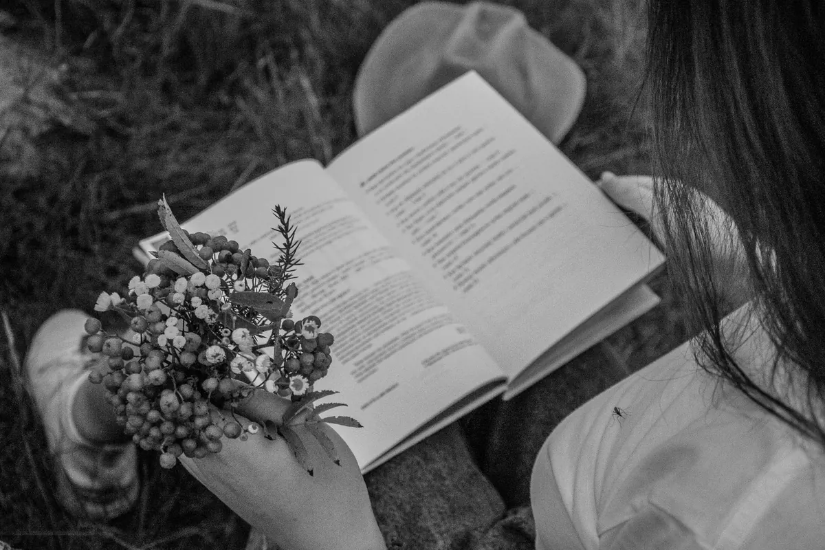 Reading Poetry Aloud: A Beginner's Guide to Rhythm and Metre